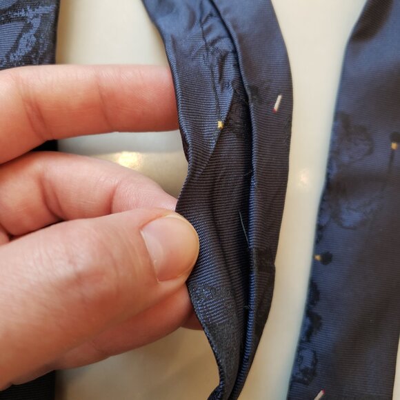 Giorgio Armani Tie with Blue Men Design, 100% Silk, Made in Italy - Picture 4 of 8